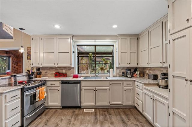 23529 E Overland Road, Nevada, MO 64772