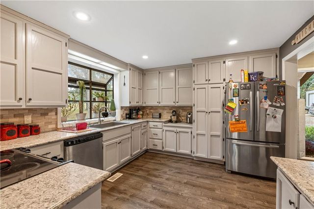 23529 E Overland Road, Nevada, MO 64772