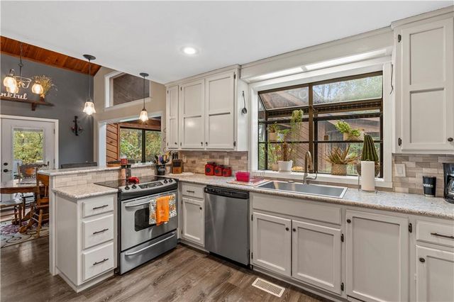 23529 E Overland Road, Nevada, MO 64772