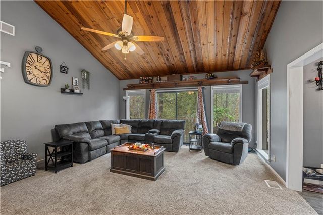 23529 E Overland Road, Nevada, MO 64772