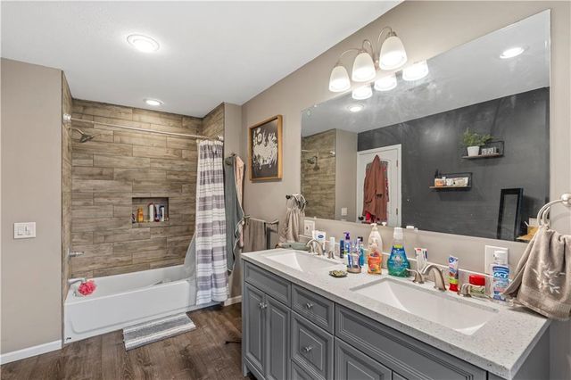 23529 E Overland Road, Nevada, MO 64772