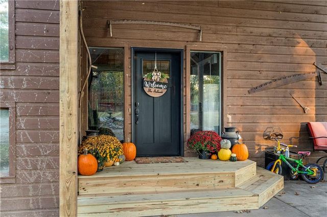 23529 E Overland Road, Nevada, MO 64772