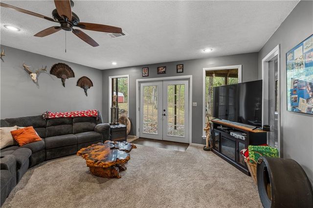 23529 E Overland Road, Nevada, MO 64772