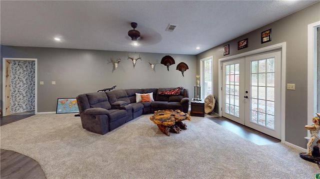 23529 E Overland Road, Nevada, MO 64772