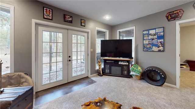 23529 E Overland Road, Nevada, MO 64772