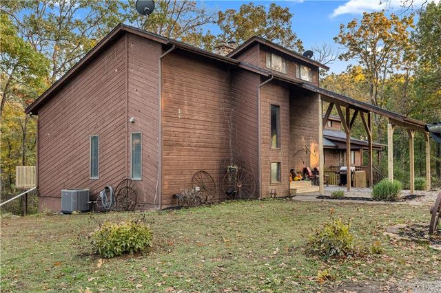 23529 E Overland Road, Nevada, MO 64772