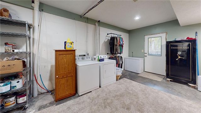 23529 E Overland Road, Nevada, MO 64772