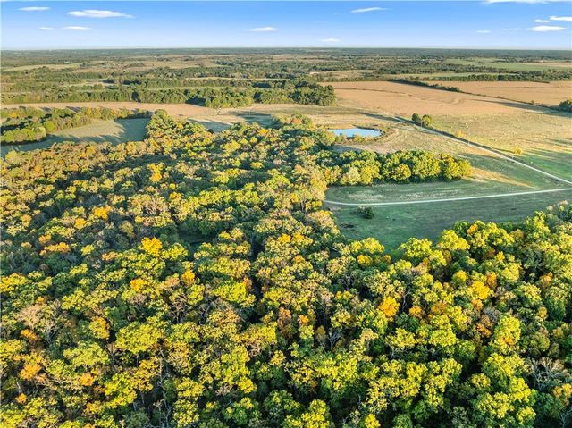 23529 E Overland Road, Nevada, MO 64772