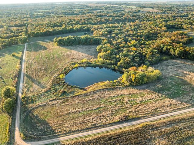 23529 E Overland Road, Nevada, MO 64772