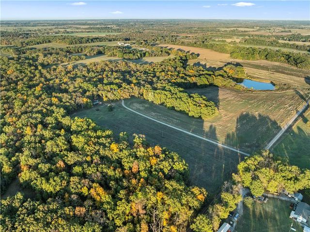 23529 E Overland Road, Nevada, MO 64772