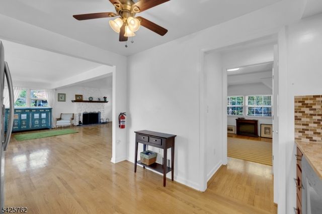 41 Lakewood Dr, Mountain Lakes Boro, NJ 07046