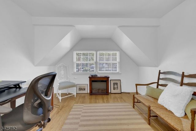 41 Lakewood Dr, Mountain Lakes Boro, NJ 07046