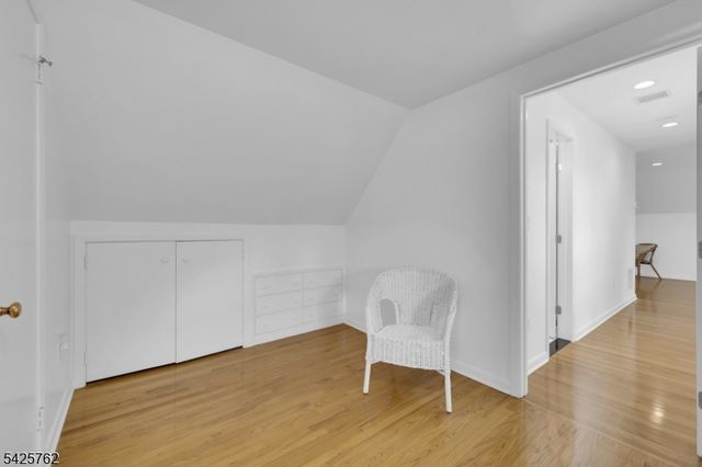 41 Lakewood Dr, Mountain Lakes Boro, NJ 07046