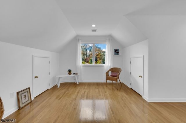 41 Lakewood Dr, Mountain Lakes Boro, NJ 07046