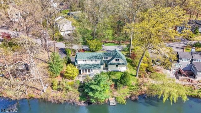 41 Lakewood Dr, Mountain Lakes Boro, NJ 07046