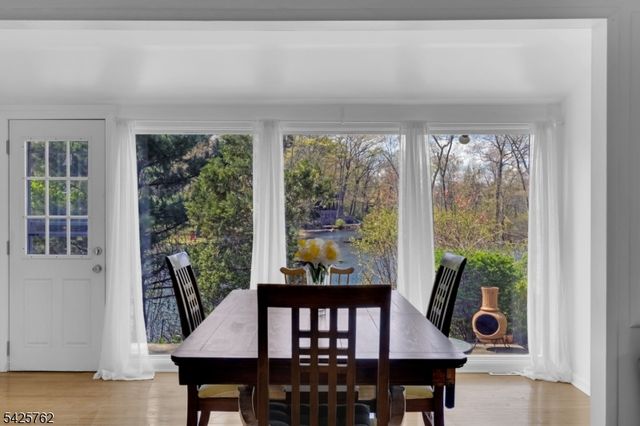 41 Lakewood Dr, Mountain Lakes Boro, NJ 07046