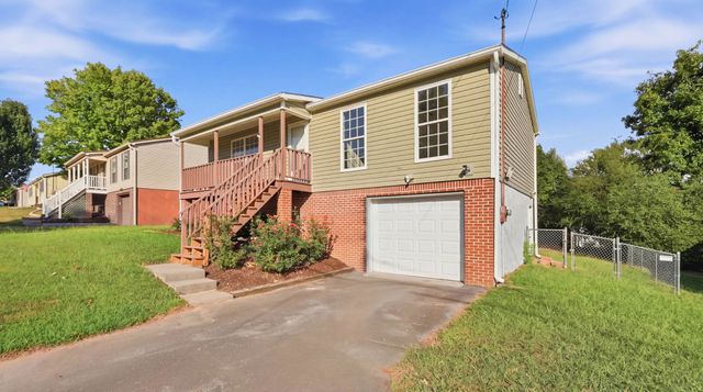 2221 Spring Meadow Ln, SE, Cleveland, TN 37311