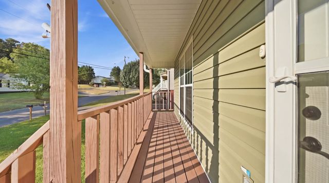 2221 Spring Meadow Ln, SE, Cleveland, TN 37311