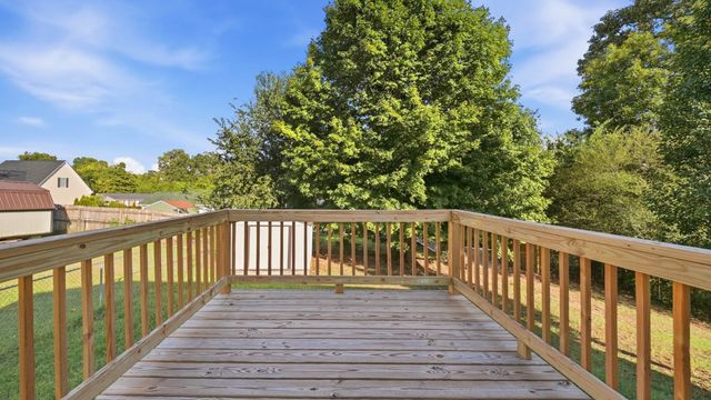 2221 Spring Meadow Ln, SE, Cleveland, TN 37311