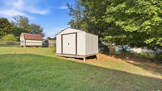 2221 Spring Meadow Ln, SE, Cleveland, TN 37311