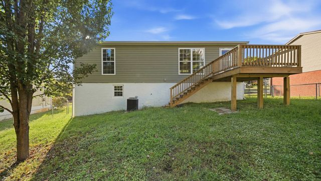 2221 Spring Meadow Ln, SE, Cleveland, TN 37311