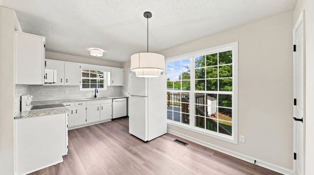 2221 Spring Meadow Ln, SE, Cleveland, TN 37311