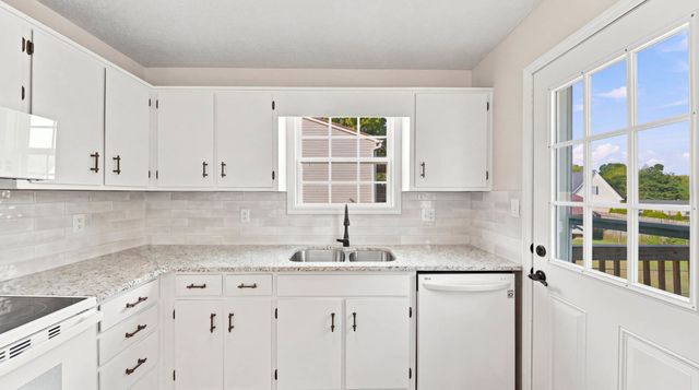 2221 Spring Meadow Ln, SE, Cleveland, TN 37311