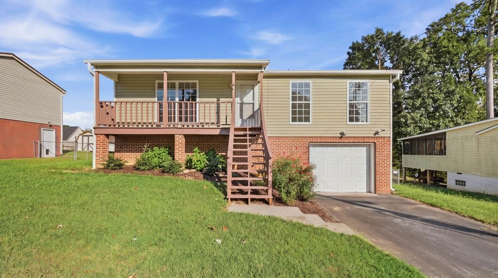 2221 Spring Meadow Ln, SE, Cleveland, TN 37311