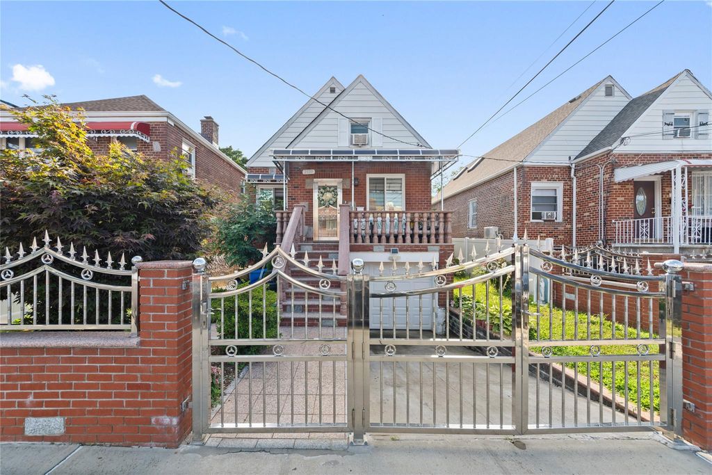 2533 Young Avenue, Bronx, NY 10469