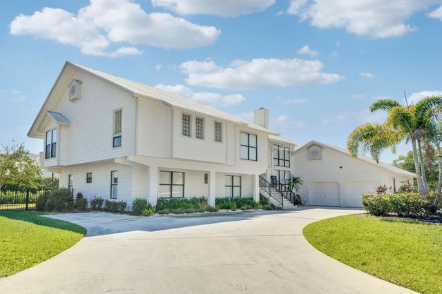 4290 SE Whiticar Way, Stuart, FL 34997