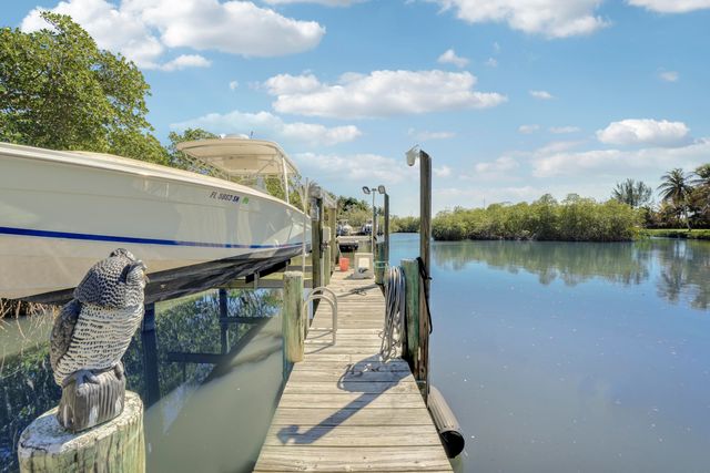 4290 SE Whiticar Way, Stuart, FL 34997