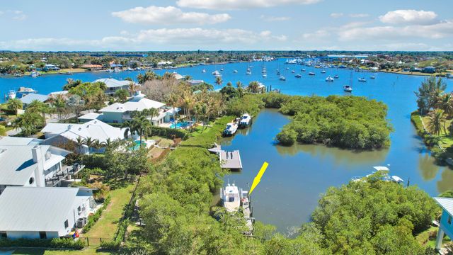 4290 SE Whiticar Way, Stuart, FL 34997