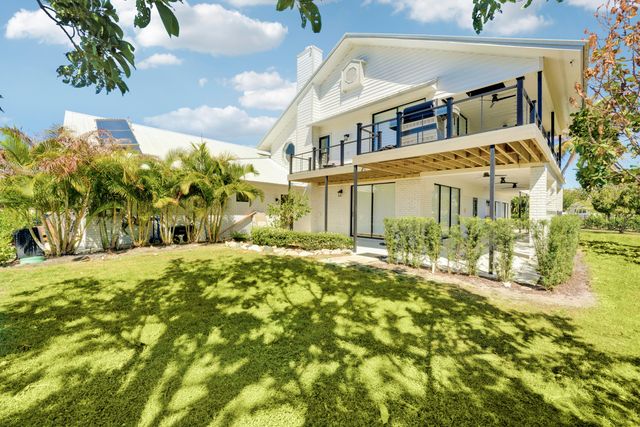 4290 SE Whiticar Way, Stuart, FL 34997