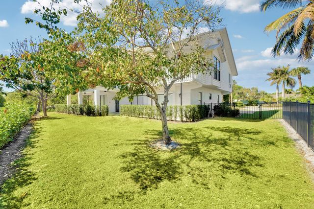 4290 SE Whiticar Way, Stuart, FL 34997