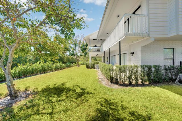 4290 SE Whiticar Way, Stuart, FL 34997