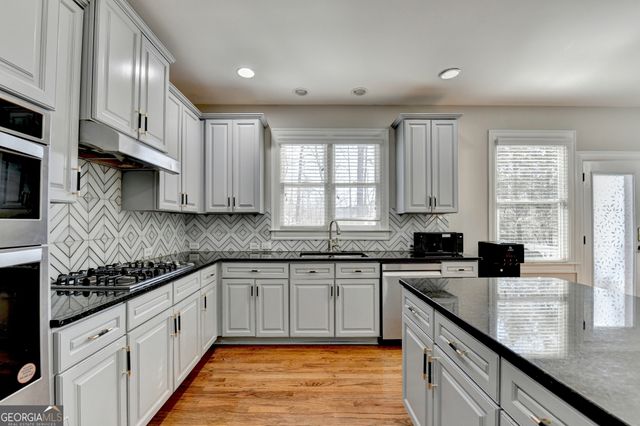 2340 Saxony Trace, Alpharetta, GA 30005