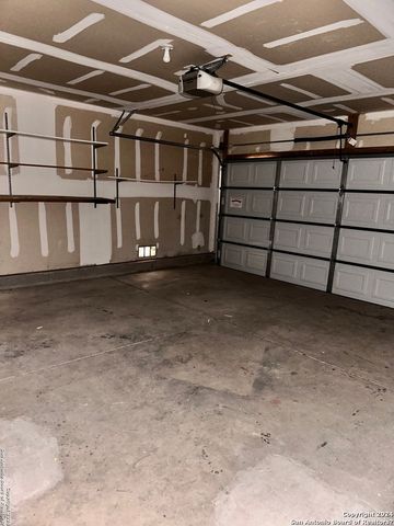 417 HINGE FLS, Cibolo, TX 78108