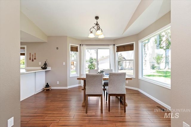 8806 W Midland St, Boise, ID 83704