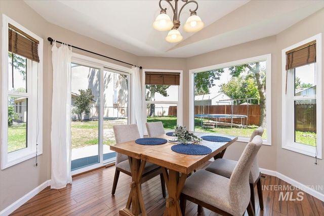 8806 W Midland St, Boise, ID 83704