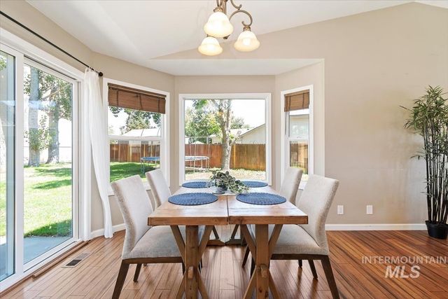 8806 W Midland St, Boise, ID 83704
