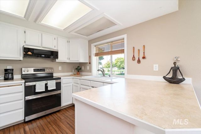 8806 W Midland St, Boise, ID 83704