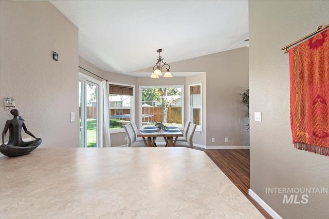 8806 W Midland St, Boise, ID 83704