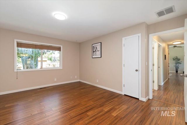 8806 W Midland St, Boise, ID 83704