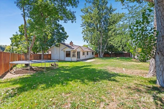 8806 W Midland St, Boise, ID 83704