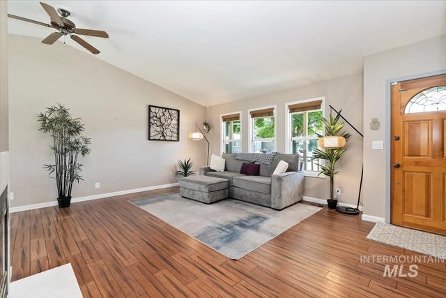 8806 W Midland St, Boise, ID 83704