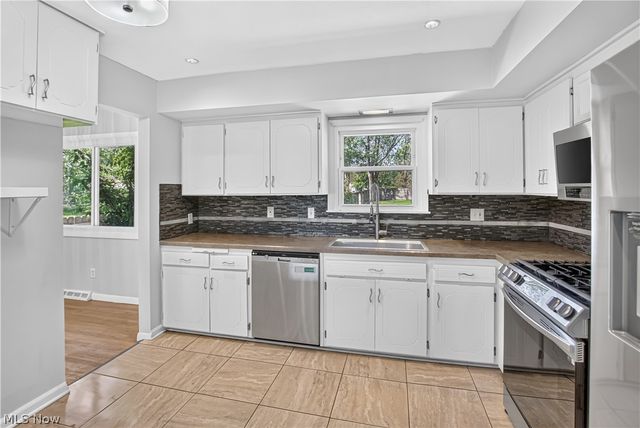 800 Archer Road, Bedford, OH 44146