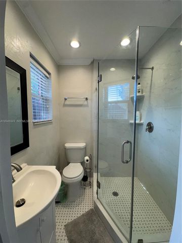 620 SW 7th St 1-6, Fort Lauderdale, FL 33315