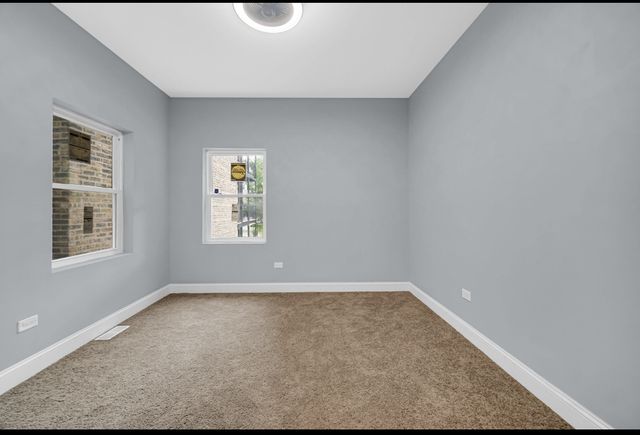 37 N Lotus Avenue, Chicago, IL 60644