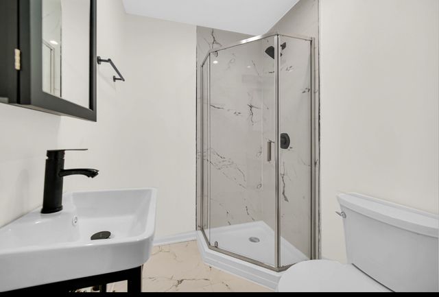 37 N Lotus Avenue, Chicago, IL 60644