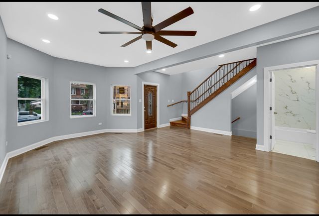 37 N Lotus Avenue, Chicago, IL 60644
